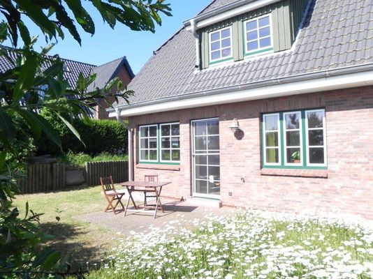 Haus Nordlicht Ferienwohnung Bi Strun mit Meerblick, Terrasse & Parkplatz