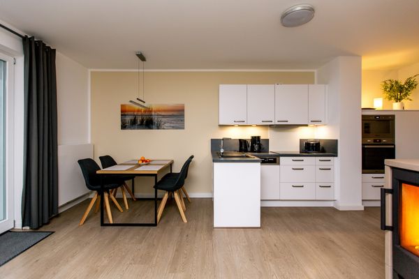 Küche / Küchenzeile von Modernes, gemütliches 2 Zimmer-Apartment mit Kaminofen direkt am Yachthafen mit Seeblick.Haus 7 Nr 85