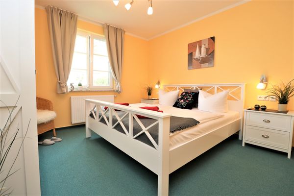 Ferienwohnung mit Südterrasse direkt am Hafen von Wustrow
