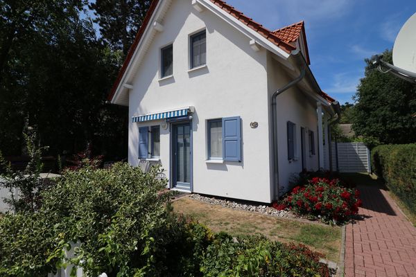 Kleines Ferienhaus mit Grundstück in Dierhagen