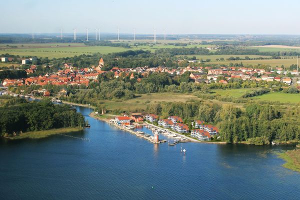 Vogelperspektive von * Ferienwohnung am Yachthafen * optional mit Bootsliegeplatz im Haus 7 (7/A 8)