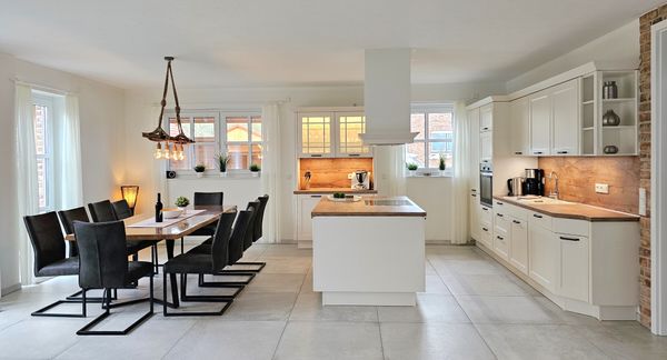 2022 erbautes Ferienhaus Emilia - mit Sauna und eingezäuntem Garten.