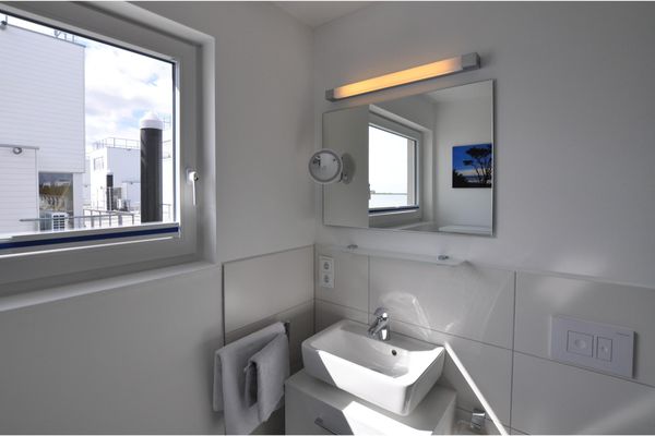  Hausboot - Badezimmer