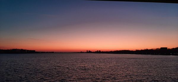 Helle, freundlich eingerichtete und geflieste Wohnung mit tollem Blick über den Binnensee Richtung Yachthafen und Heiligenhafens Stadtkern.