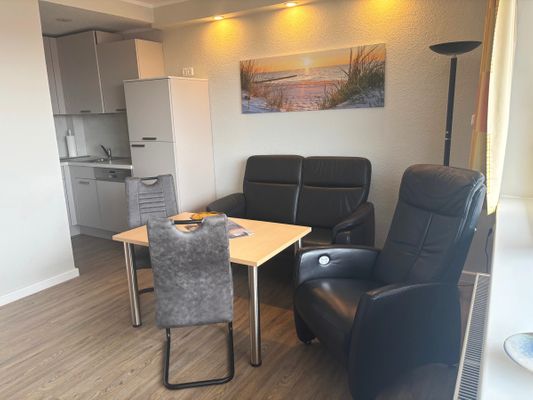 Foto 2 Ferienwohnung Ostfriesland Friesland Tief 10 mit beheiztem Pool - Wattwurm 210 (Objekt 26290) suchen