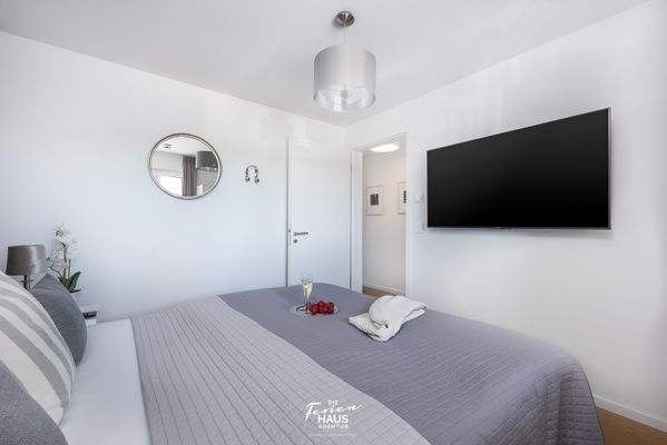  Take FIVE - Schlafzimmer
