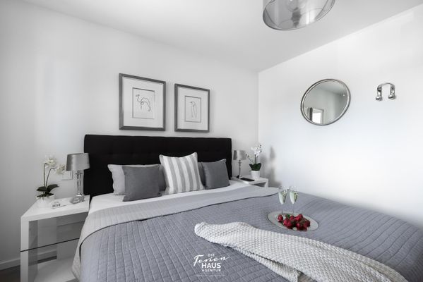  Take FIVE - Schlafzimmer