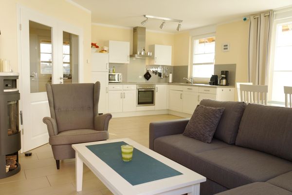 Komfortables Ferienhaus mit Terrasse, Kaminofen und moderner Ausstattung