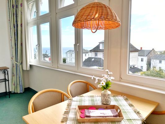 geschlossene Terrasse mit Meerblick