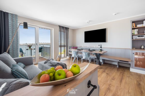  LangeBank mit Hafenblick - Wohnzimmer