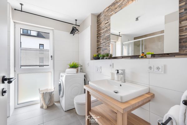  LangeBank mit Hafenblick - Badezimmer