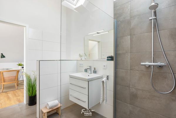  Blaue Stunde 54/10 - Badezimmer