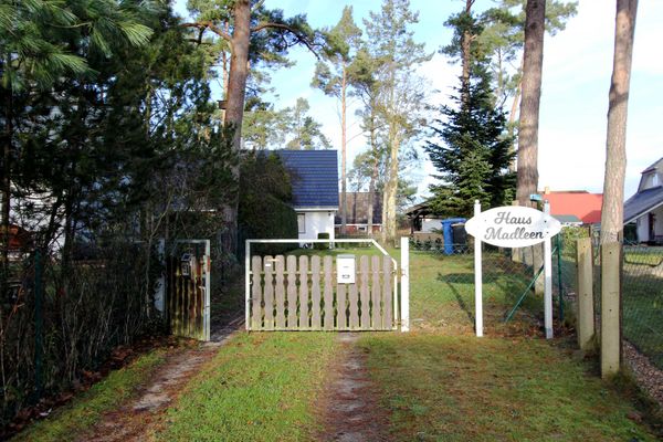 Madleen, Ferienhaus in gemütlicher Lage in Waldnähe in Wieck