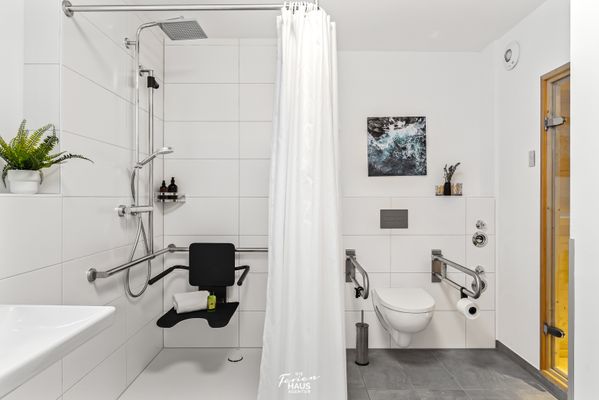  Rolli-Oase - Badezimmer