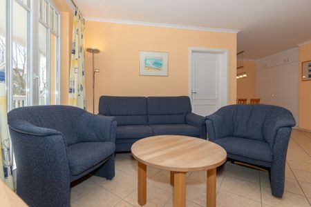 Dünenschloss Dünenschloss 2-09 Kühlungsborn - Wohn-Essbereich mit Couch