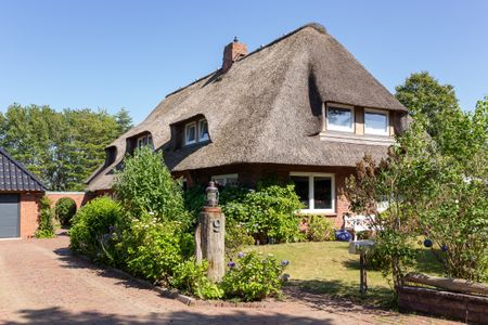 Flieder - Reetdachhaus Petersen 
