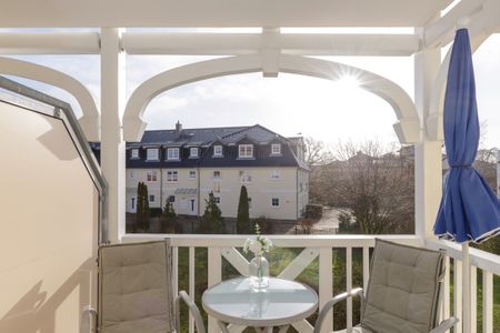 Apartment-Residenz Ostseestrand Apartment-Residenz Ostseestrand 21 Kühlungsborn - Überdachter Balkon mit Sitzgelegenheit