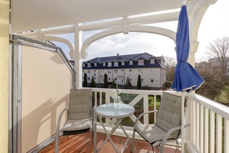 Apartment-Residenz Ostseestrand Apartment-Residenz Ostseestrand 21 Kühlungsborn - Überdachter Balkon mit Sitzgelegenheit