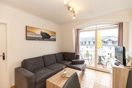 Apartment-Residenz Ostseestrand Apartment-Residenz Ostseestrand 36 Kühlungsborn - Wohn-Essbereich mit Couch