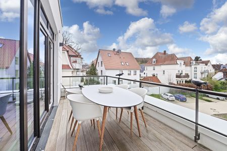Villa Godewindpark Travemünde Villa Godewindpark Travemünde 01 Travemünde - Balkon mit Gartenmöbeln