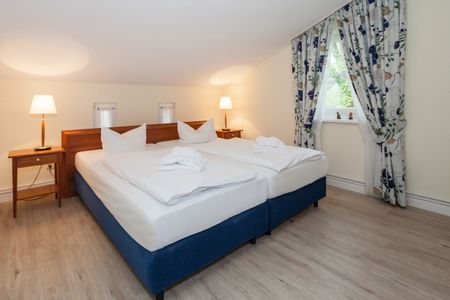 Strand-Park Strand-Park V21 Usedom - Schlafzimmer mit Doppelbett