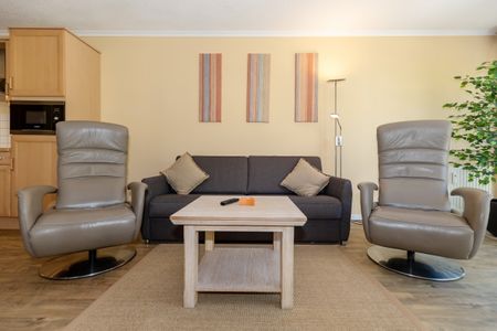 Apartmenthaus Atlantik Apartmenthaus Atlantik 102 Kühlungsborn - Wohn-Essbereich mit Couch