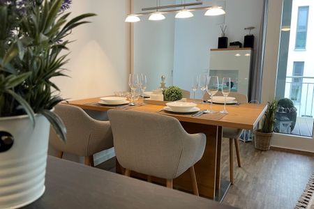 DünenResort Binz DünenResort Binz 419 Rügen - Wohn-Essbereich mit Esstisch und Sitzgelegenheit