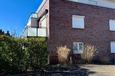 2001 - Penthouse Brigitte mit Teilmeerblick und Hund Kellenhusen -