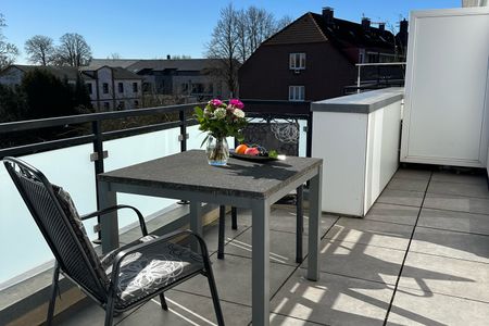 2001 - Penthouse Brigitte mit Teilmeerblick und Hund Kellenhusen -