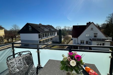 2001 - Penthouse Brigitte mit Teilmeerblick und Hund Kellenhusen -