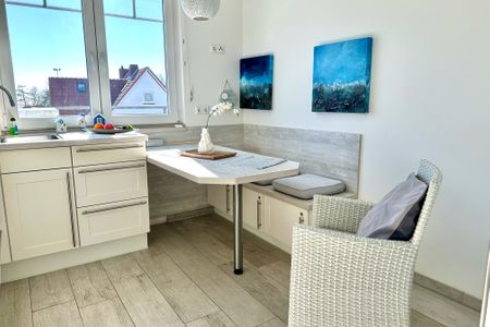 2001 - Penthouse Brigitte mit Teilmeerblick und Hund Kellenhusen -