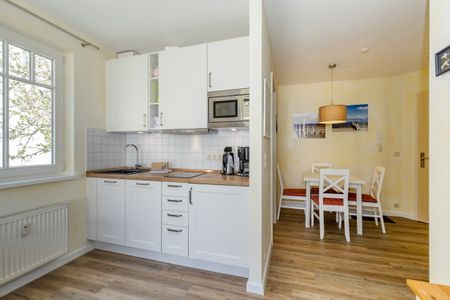 Strandstraße 32 Strandstraße 32-49 Kühlungsborn - Küchenzeile mit Mikrowelle