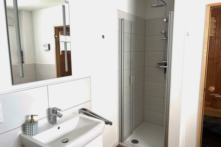 NordseeResort Friesland Ferienhäuser Nordseeresort Friesland 50-1-s Schillig - Badezimmer mit Dusche