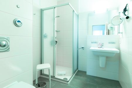 Seehof Seehof 204 Usedom - Badezimmer mit Dusche und Waschbecken