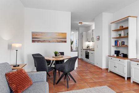 Strandstraße 32 Strandstraße 32-19 Kühlungsborn - Wohn-Essbereich mit Esstisch und Sitzgelegenheit