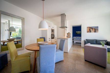 Ostseeland Ostseeland Lotsenstieg 2 Kajüte 1 Usedom - Wohnzimmer mit Küche im Lotsenstieg 2, Kajüte 1 in Karlshagen, Ostseeland
