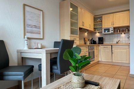 Apartment-Residenz Ostseestrand Apartment-Residenz Ostseestrand 36 Kühlungsborn - Küchenzeile mit Esstisch im kbar36, Hermann-Häcker Straße 42a, Apartment-Residenz Ostseestrand in Kühlungsborn