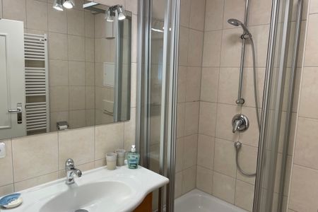 Apartment-Residenz Ostseestrand Apartment-Residenz Ostseestrand 36 Kühlungsborn - Badezimmer mit Dusche im kbar36, Hermann-Häcker Straße 42a, Apartment-Residenz Ostseestrand in Kühlungsborn