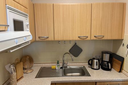 Hus Inselkieker Hus Inselkieker 217 Schillig - Küchenzeile mit Mikrowelle im sihi2-17, Mellumweg 6b, Hus Inselkieker in Schillig