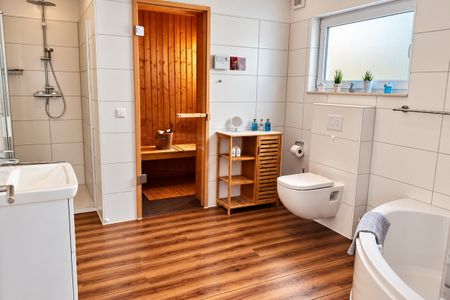 NordseeResort Friesland NordseeResort Friesland 48-7 Schillig - Badezimmer mit Saunabereich im sinf48-7, NordseeResort Friesland 48-7 in Schillig