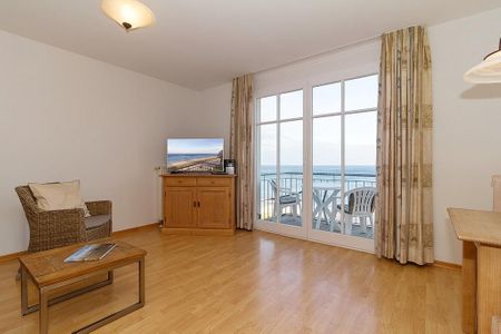 Meeresblick Meeresblick 421 Kühlungsborn - Wohn-Essbereich mit Couch
