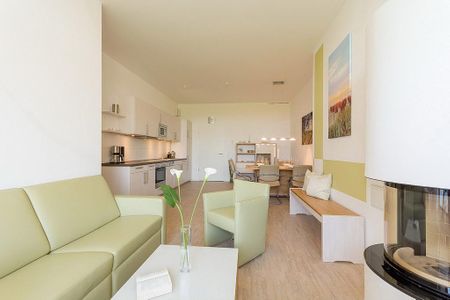 DünenResort Binz DünenResort Binz 142 Rügen - Wohn-Essbereich mit Couch