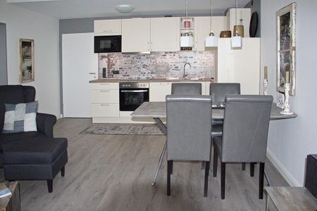 Seehof Seehof 214 Usedom - Küchenzeile mit Esstisch und Sitzgelegenheit