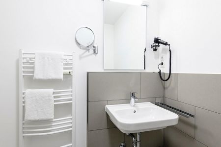 Deichhäuser Anna Küste Deichhäuser Anna Küste 1-13 Bensersiel - Badezimmer mit Waschtisch
