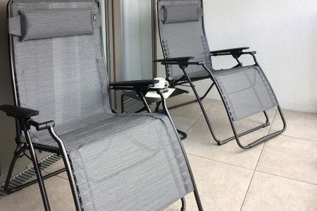 Deichhäuser Anna Küste Deichhäuser Anna Küste 2-21 Bensersiel - Balkon mit Liegestühlen