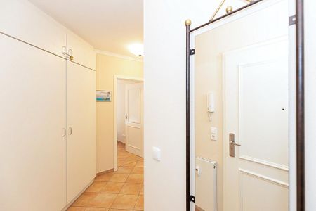 Dünenschloss Dünenschloss 2-12 Kühlungsborn - Flur mit Garderobe