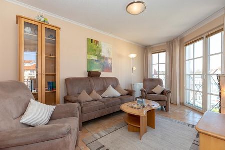 Apartmenthaus Atlantik Apartmenthaus Atlantik 302 Kühlungsborn - Wohn-Essbereich mit Couch