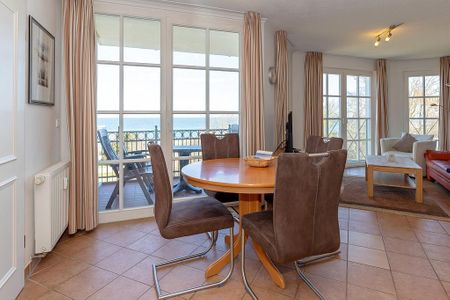 Apartmenthaus Atlantik Apartmenthaus Atlantik 213 Kühlungsborn - Wohn-Essbereich mit Esstisch und Sitzgelegenheit