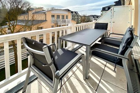 Dünenschloss Dünenschloss 2-16 Kühlungsborn - Balkon mit Gartenmöbeln