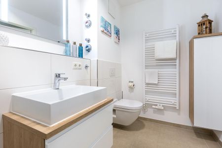 Aparthotel Ostseeallee Aparthotel Ostseeallee 4-29 Boltenhagen - Badezimmer mit Waschtisch und WC